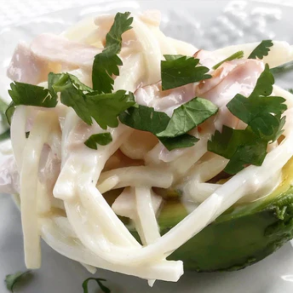 PALTA RELLENA CON SPAGUETTI DE PALMITOS